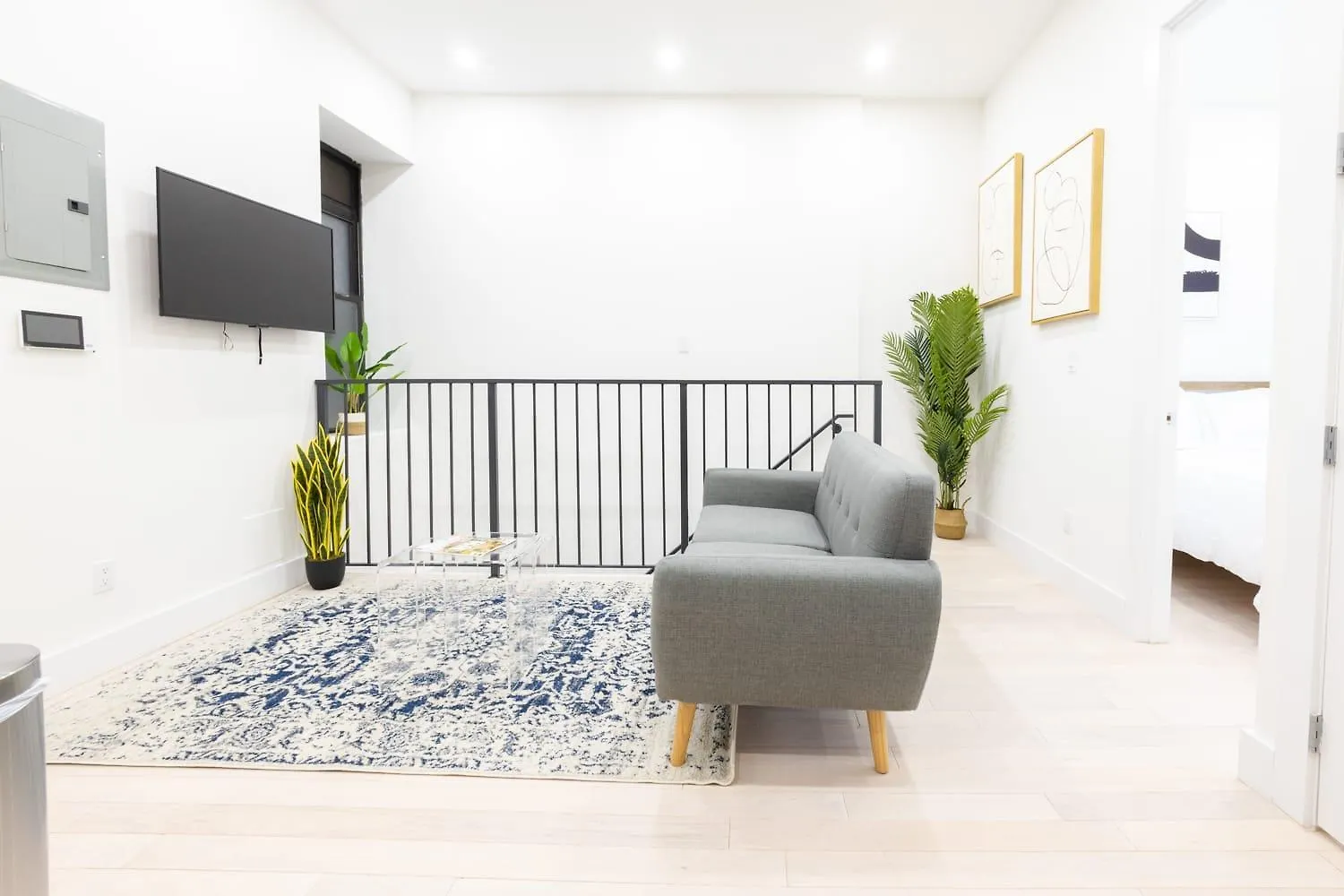 170-G 3Br Duplex With Private Yard In E Village New York Apartment