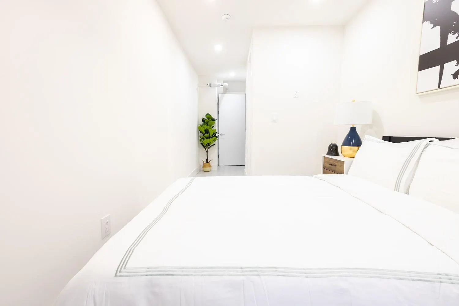 170-G 3Br Duplex With Private Yard In E Village New York Apartment