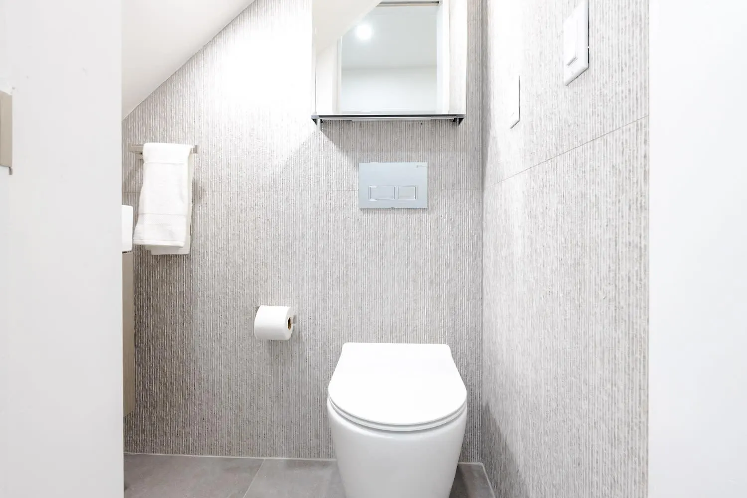 170-G 3Br Duplex With Private Yard In E Village New York Apartment