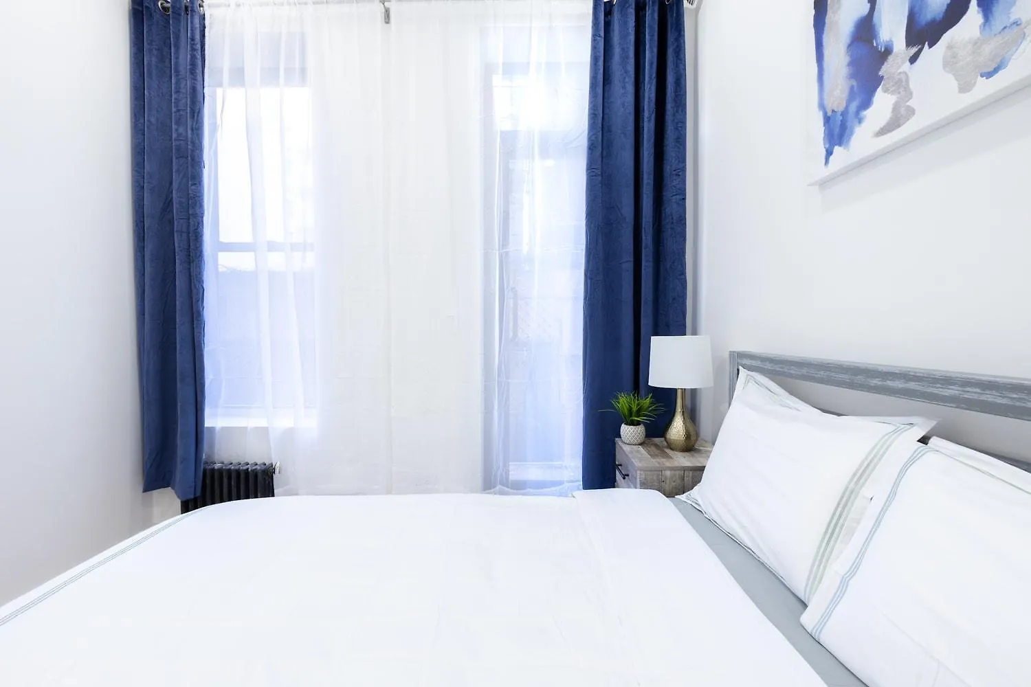 170-G 3Br Duplex With Private Yard In E Village New York
