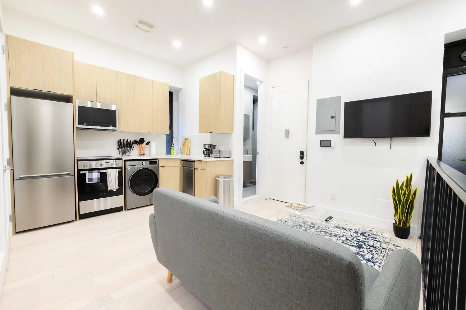 170-G 3Br Duplex With Private Yard In E Village New York 0*,
