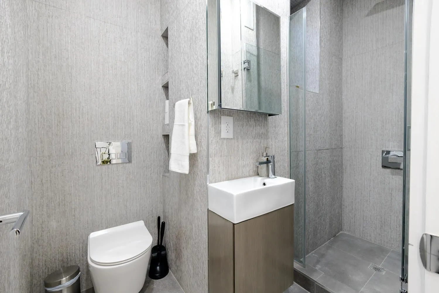 170-G 3Br Duplex With Private Yard In E Village New York Appartement