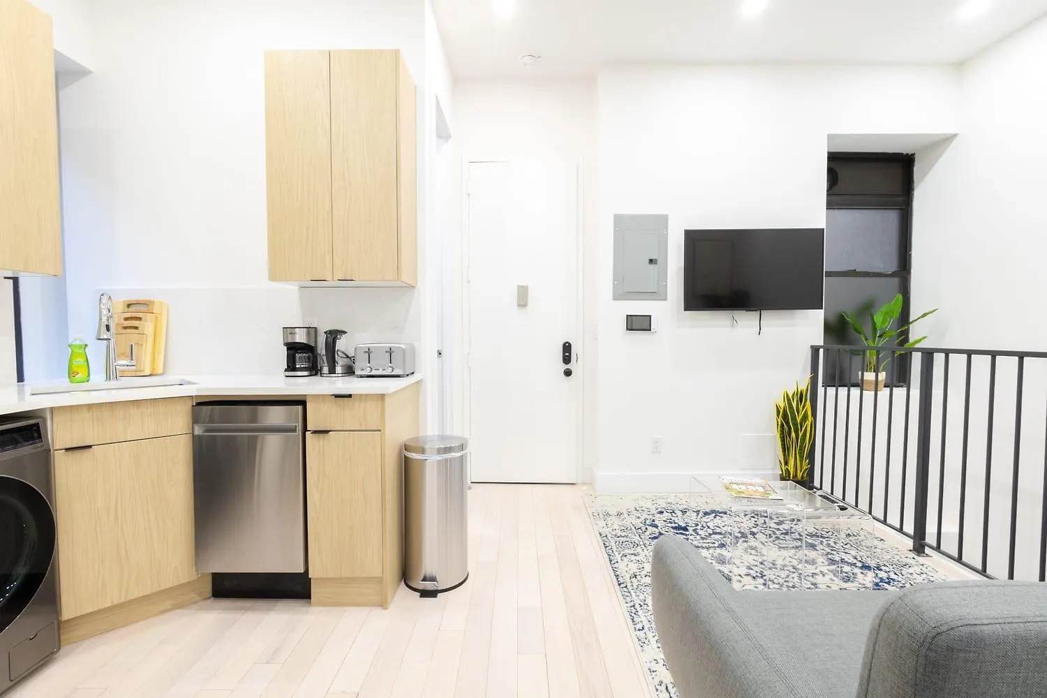 170-G 3Br Duplex With Private Yard In E Village New York Appartement
