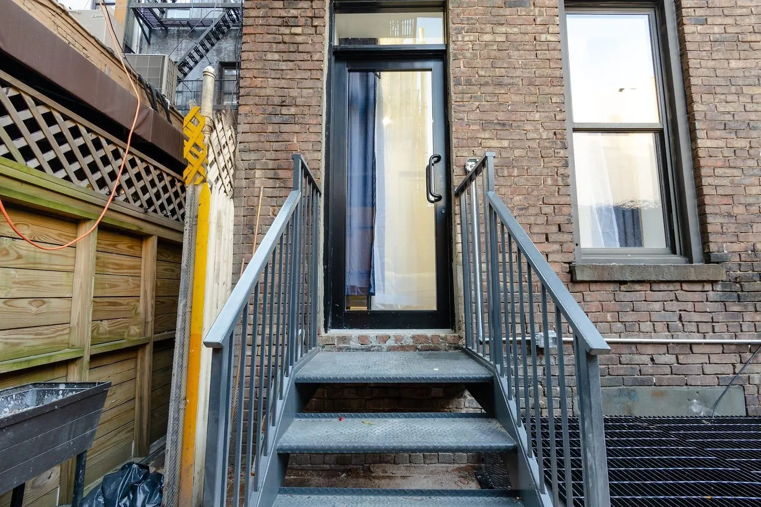 170-G 3Br Duplex With Private Yard In E Village New York Appartement